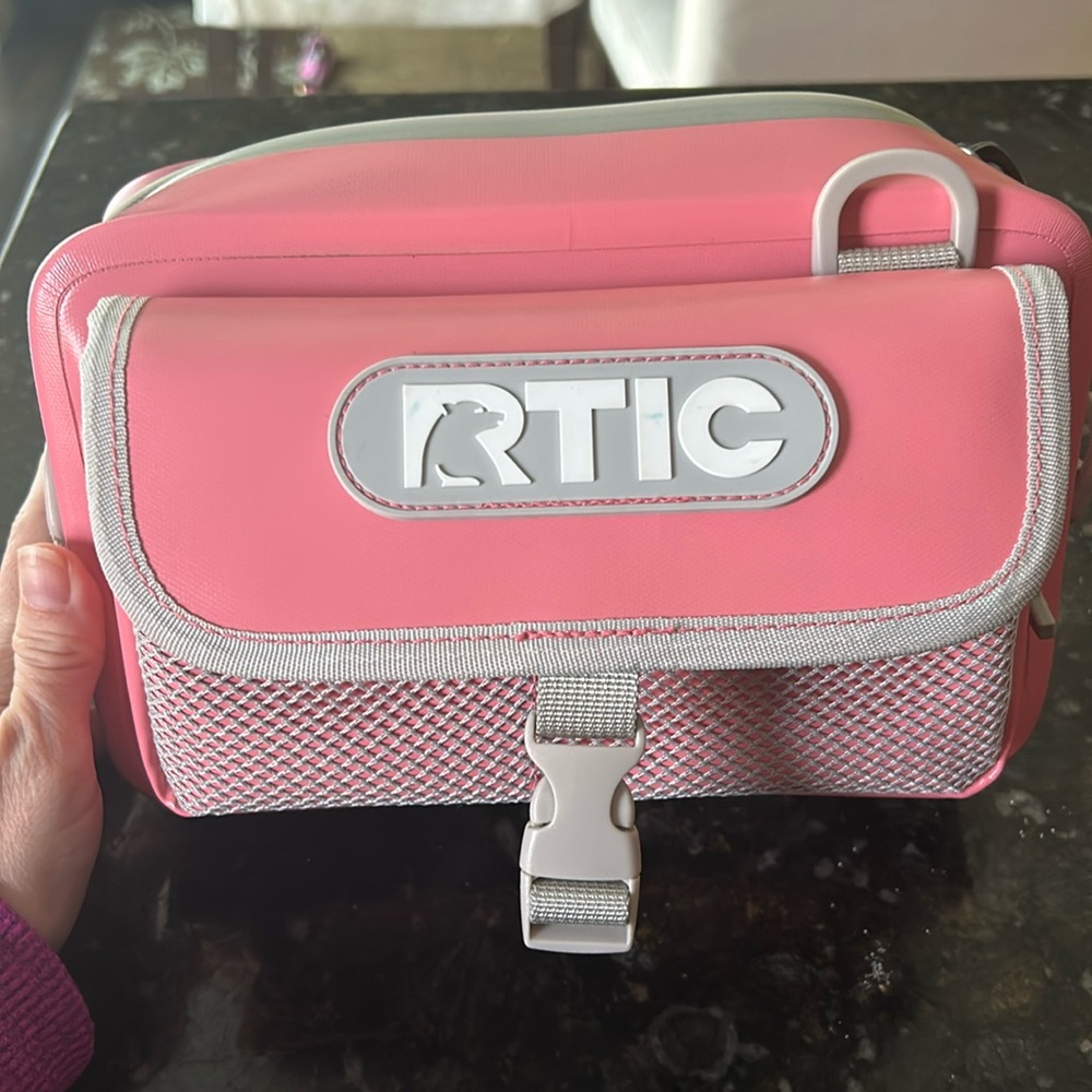 Rtic little bag for cooler.
